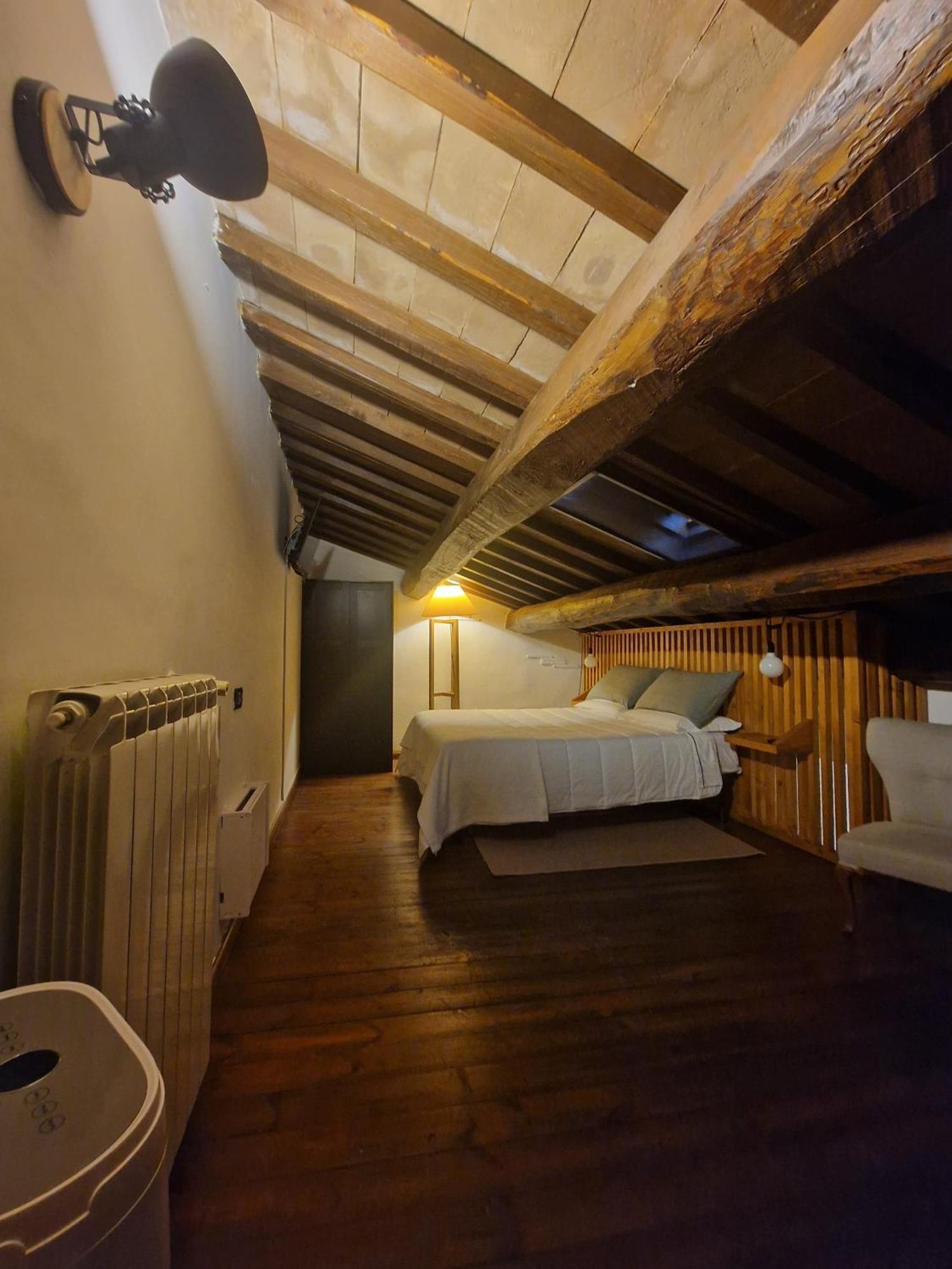 Piazza Duomo Casa Vacanze Sutri Exterior foto